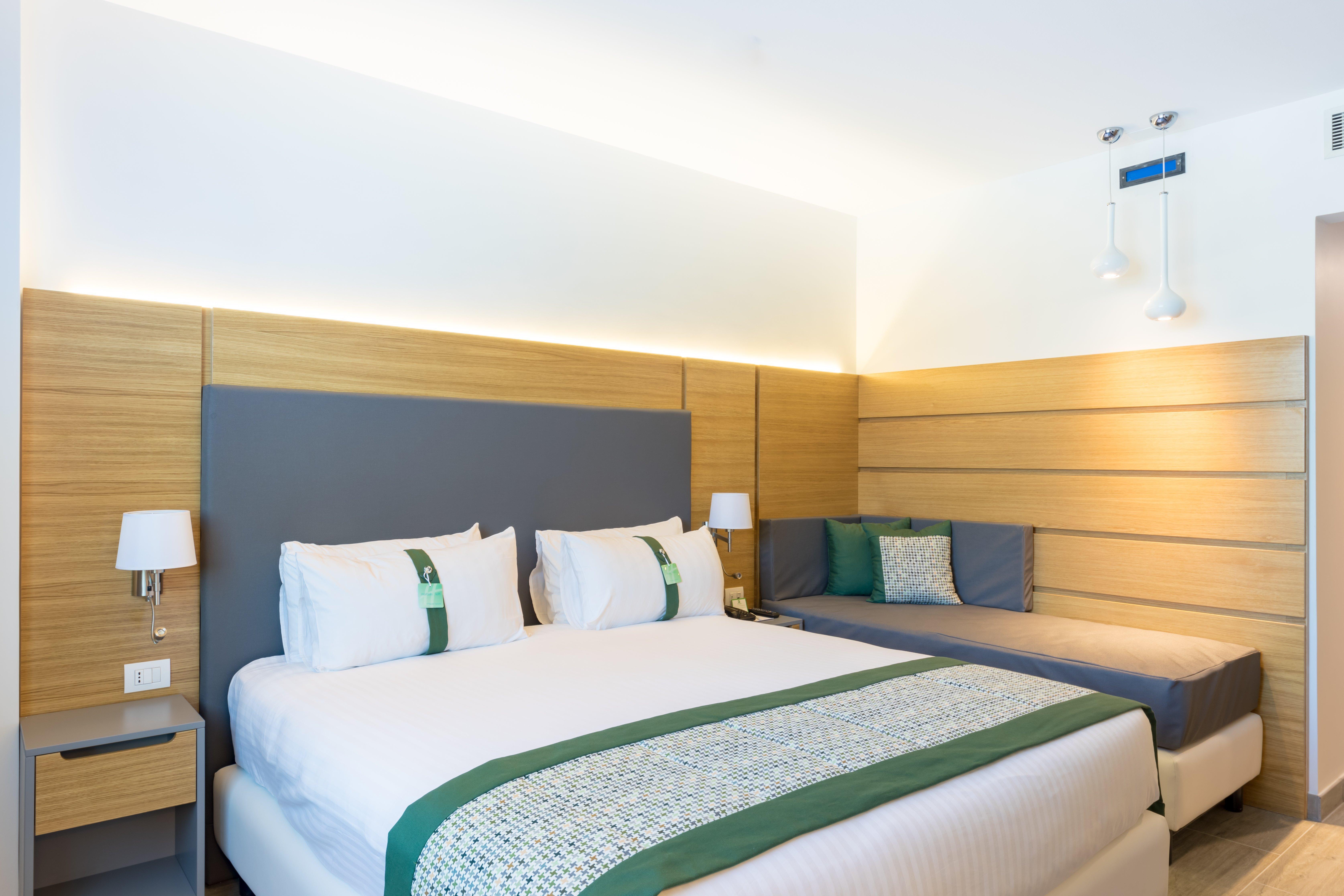 By Ihg 4* Napels