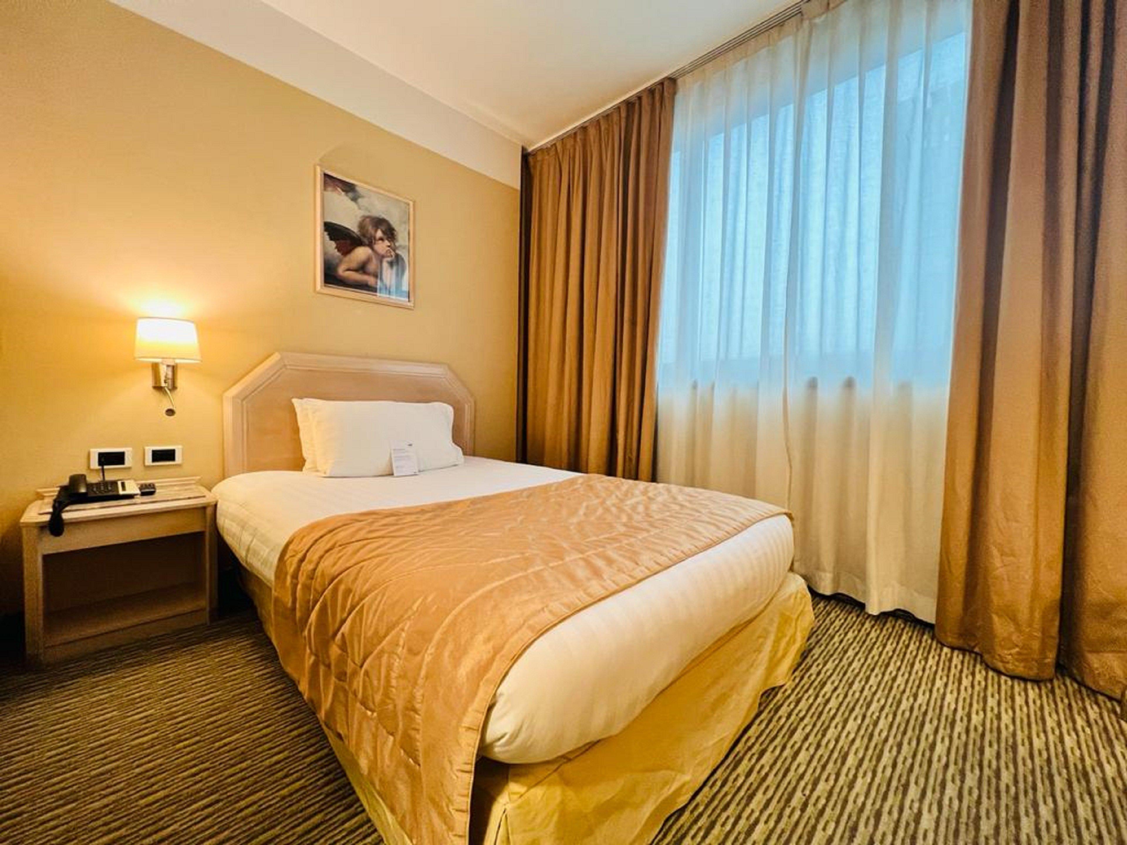 By Ihg Hotel Neapel